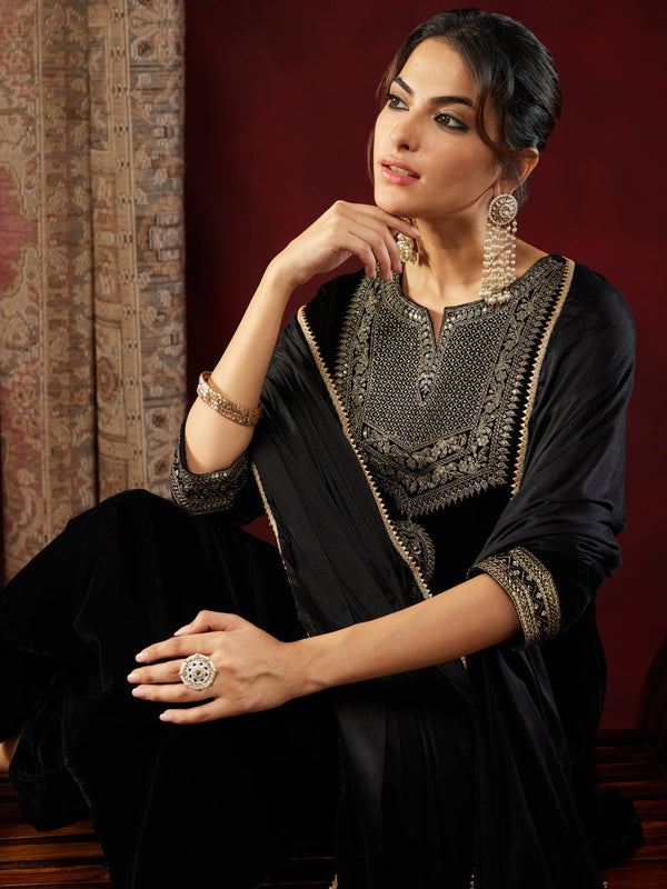 Women's Black Velvet Zari Embroidered Straight Kurta Set