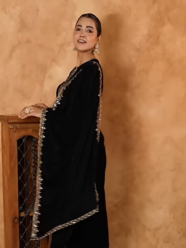 Women's Velvet Zari Embroidered Straight Kurta Set